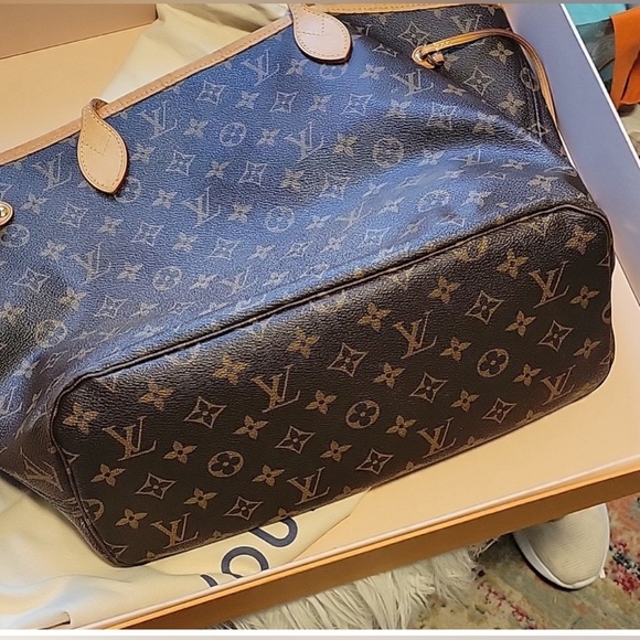 AUTHENTIC Louis Vuitton Neverfull MM - Picture 8 of 15